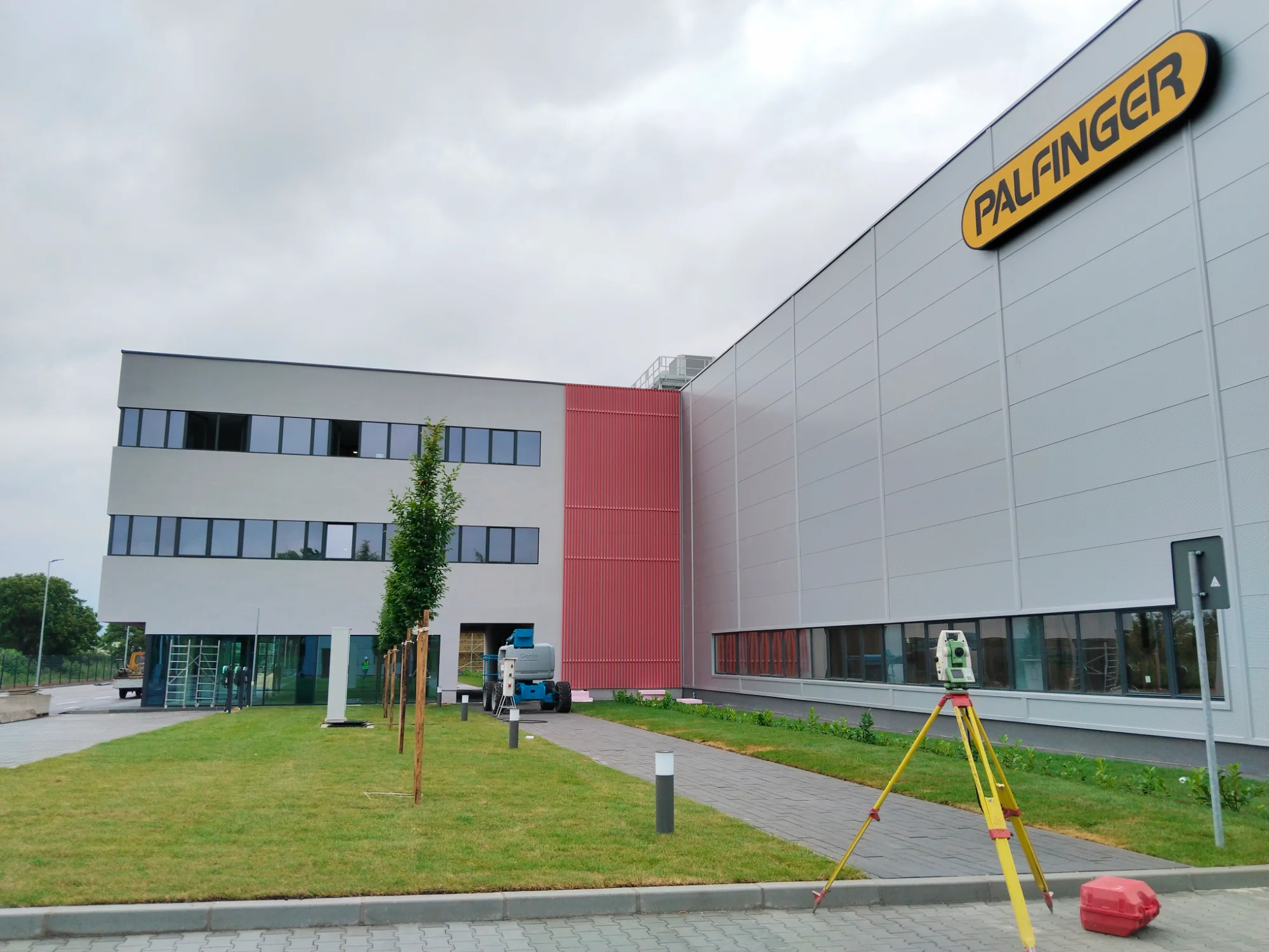 Geodetska merenja i praćenje izgradnje fabrike Palfinger u Nišu od strane InfraTech tima